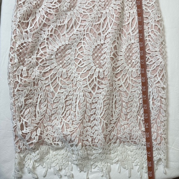 Ivanka Trump White Floral Lace Cocktail Dress with Pink Lining, Size 4 - Picture 10 of 11